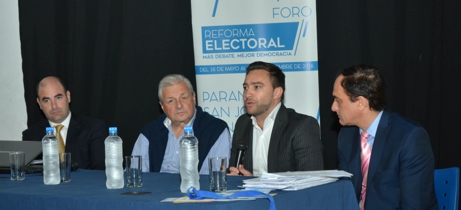 Imagen sobre Un experto ve a Entre Rí­os lí­der en el proceso de reforma polí­tica en el país