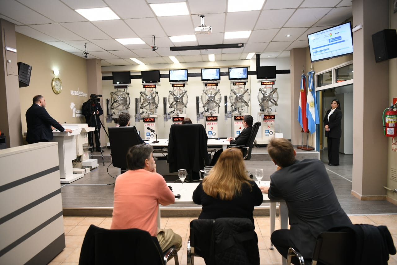 En 2025 podrán ser jurados populares 10.200 personas en igualdad de género